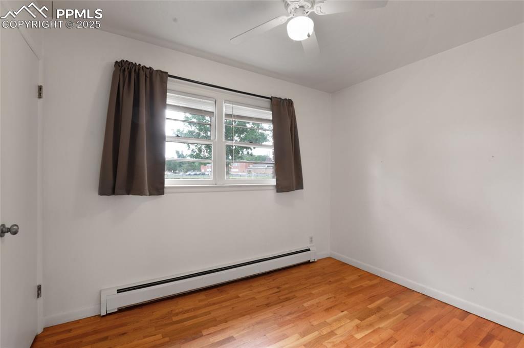 Image 22 of 40: Bedroom