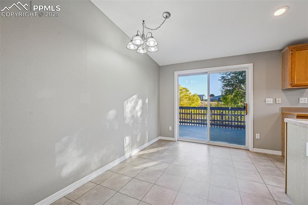 Image 15 of 44: Dining Area