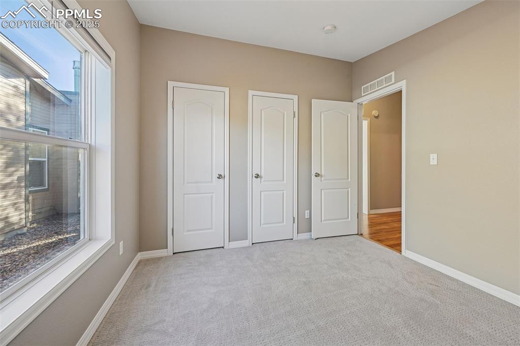 Image 25 of 44: Bedroom