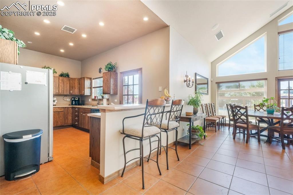 Image 41 of 44: Kitchen