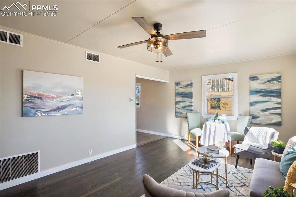 Listing 2332013, Image 4 of 35