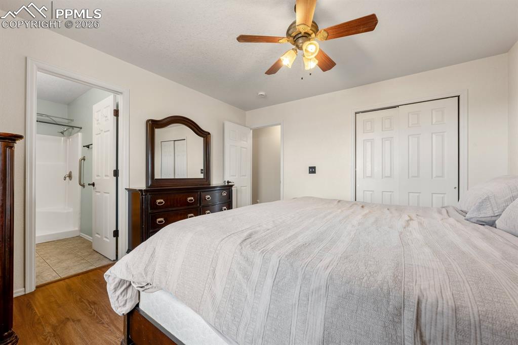 Image 11 of 38: Bedroom