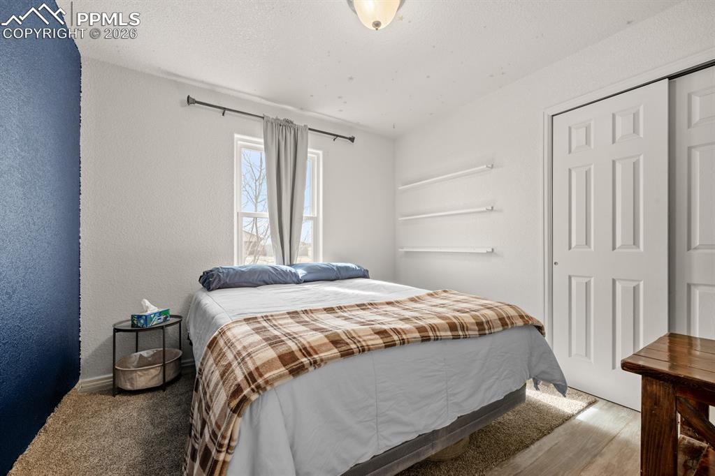 Image 15 of 38: Bedroom