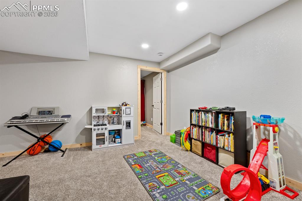 Image 22 of 38: Family Room