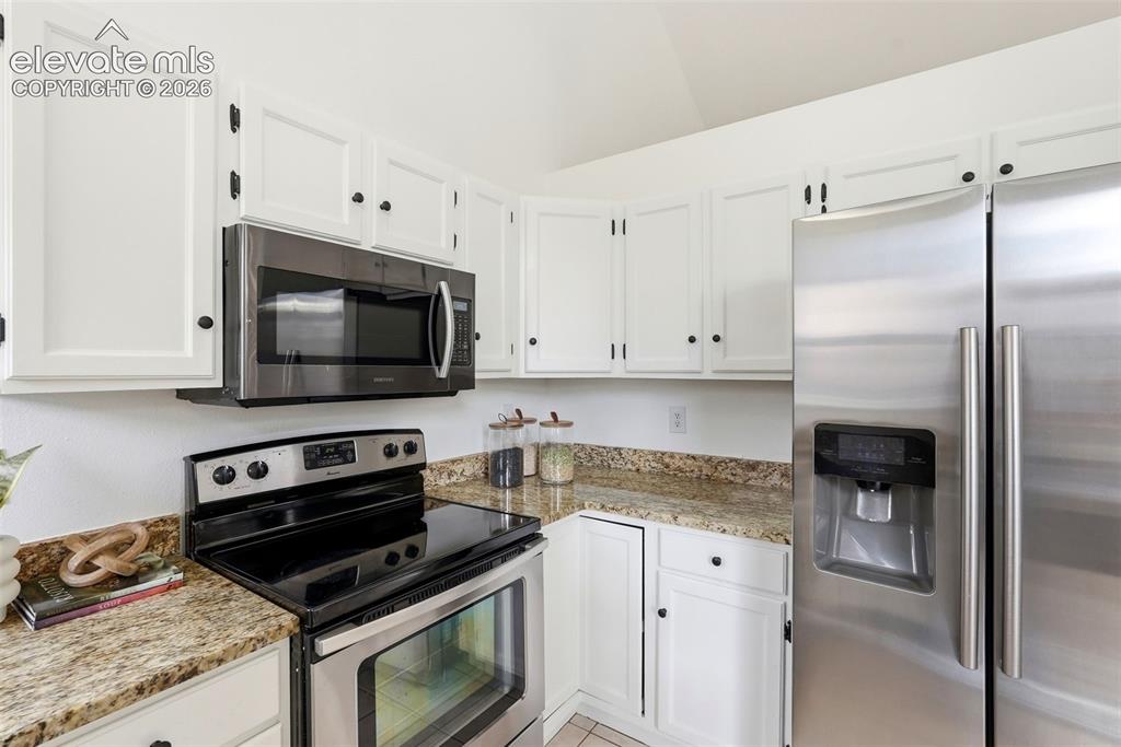 Image 11 of 43: Kitchen