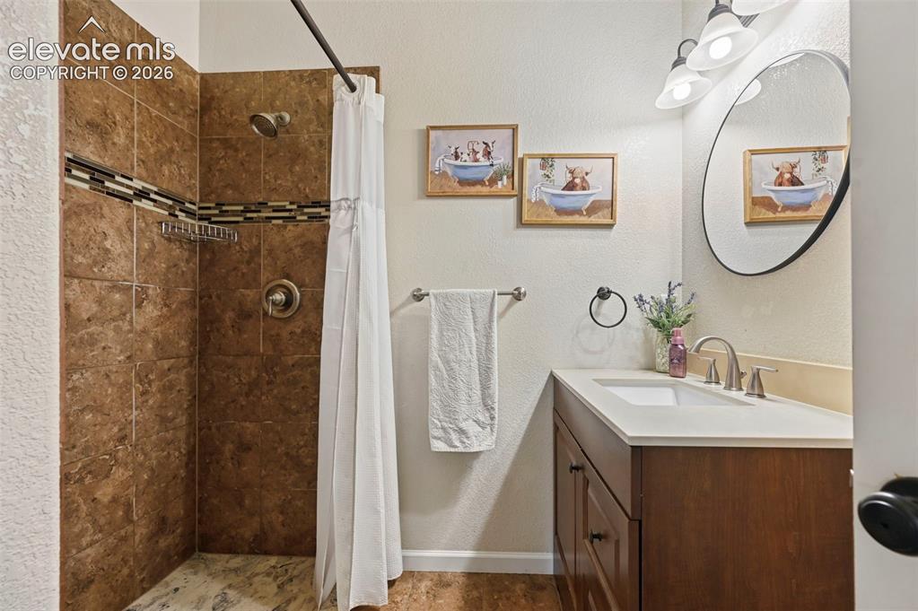 Image 15 of 24: Bathroom