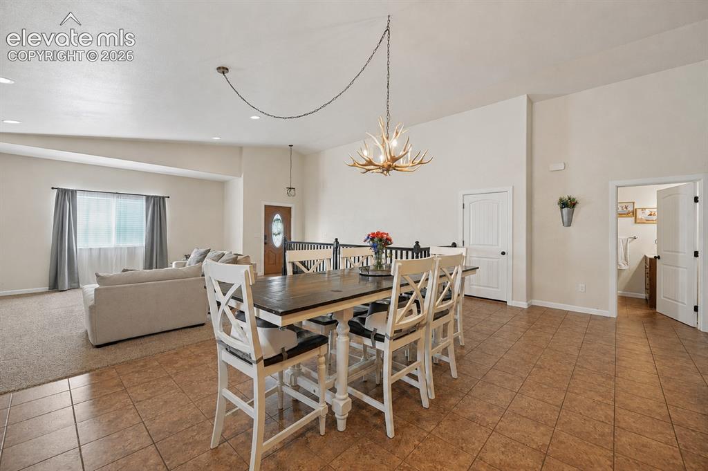 Image 8 of 24: Dining Area