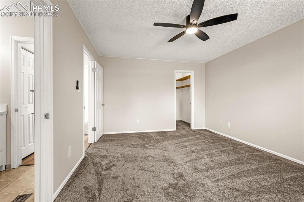 Image 18 of 45: Bedroom