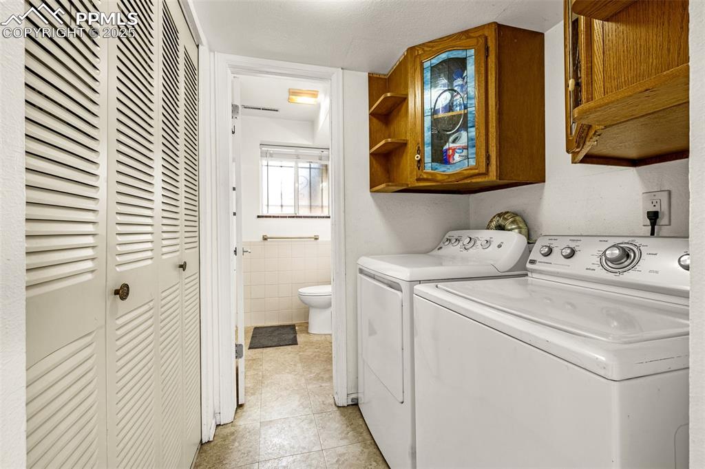 Image 23 of 45: Laundry