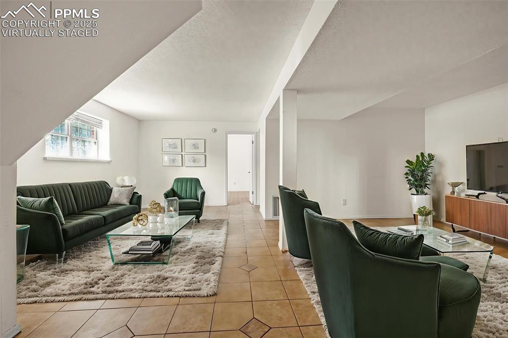 Image 31 of 45: Virtually Staged 