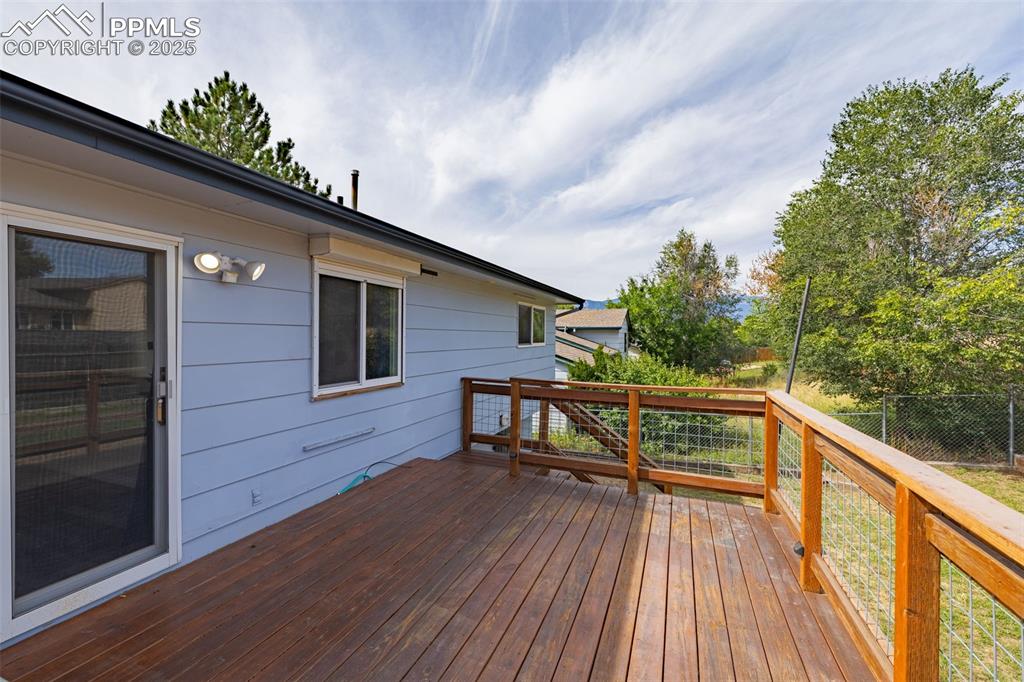 Image 34 of 45: Deck