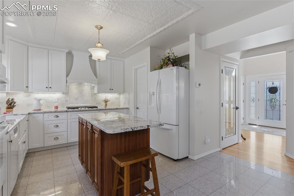 Image 12 of 48: Kitchen