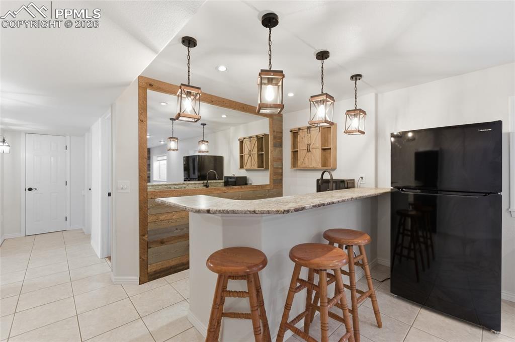 Image 33 of 48: Family Room