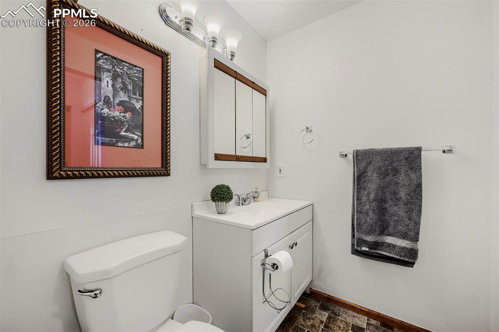 Image 14 of 29: Bathroom