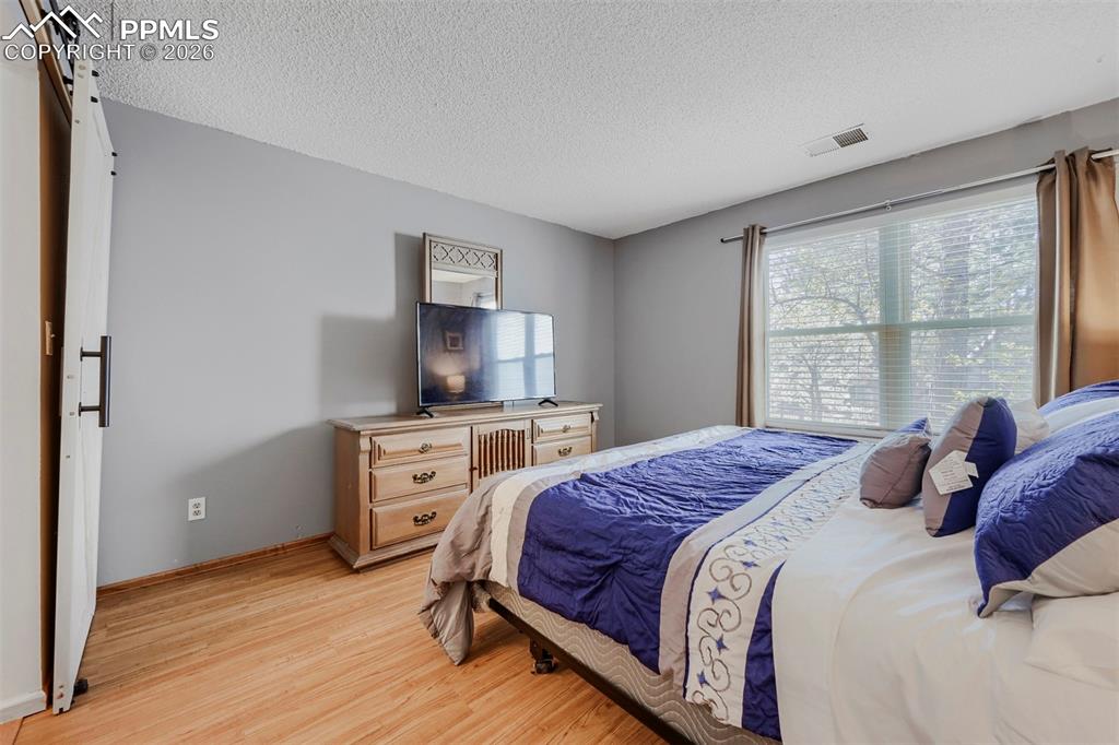 Image 15 of 29: Bedroom