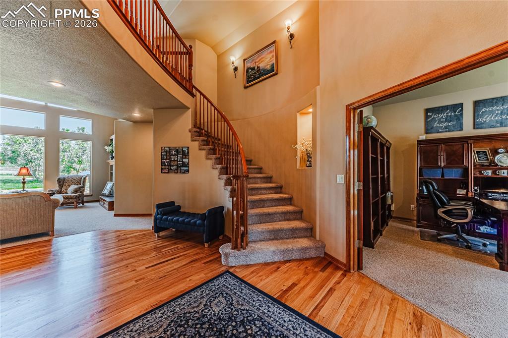 Image 14 of 50: Entry