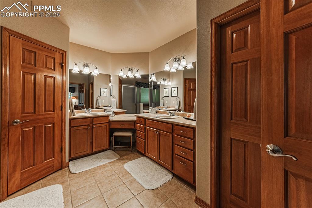 Image 21 of 50: Primary