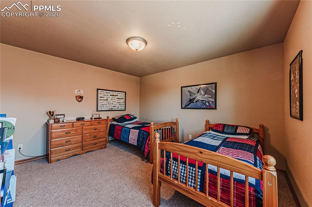 Image 30 of 50: Bedroom