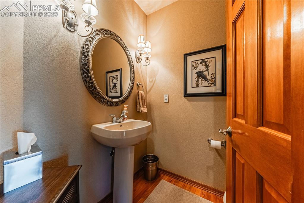 Image 33 of 50: MainLevel