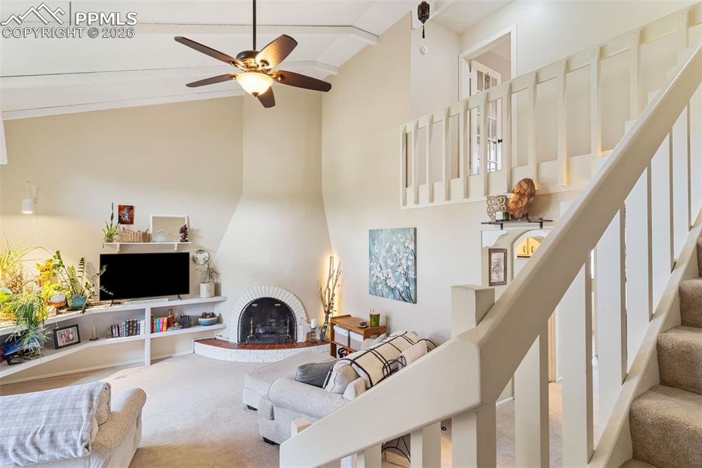 Image 10 of 32: Living Room