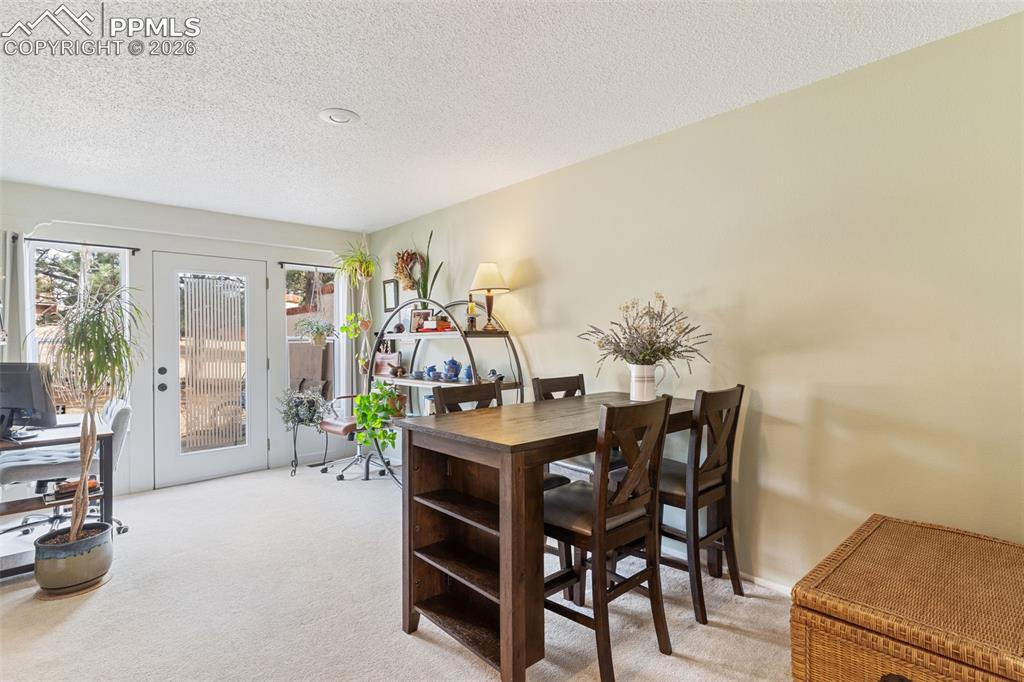 Image 14 of 32: Office