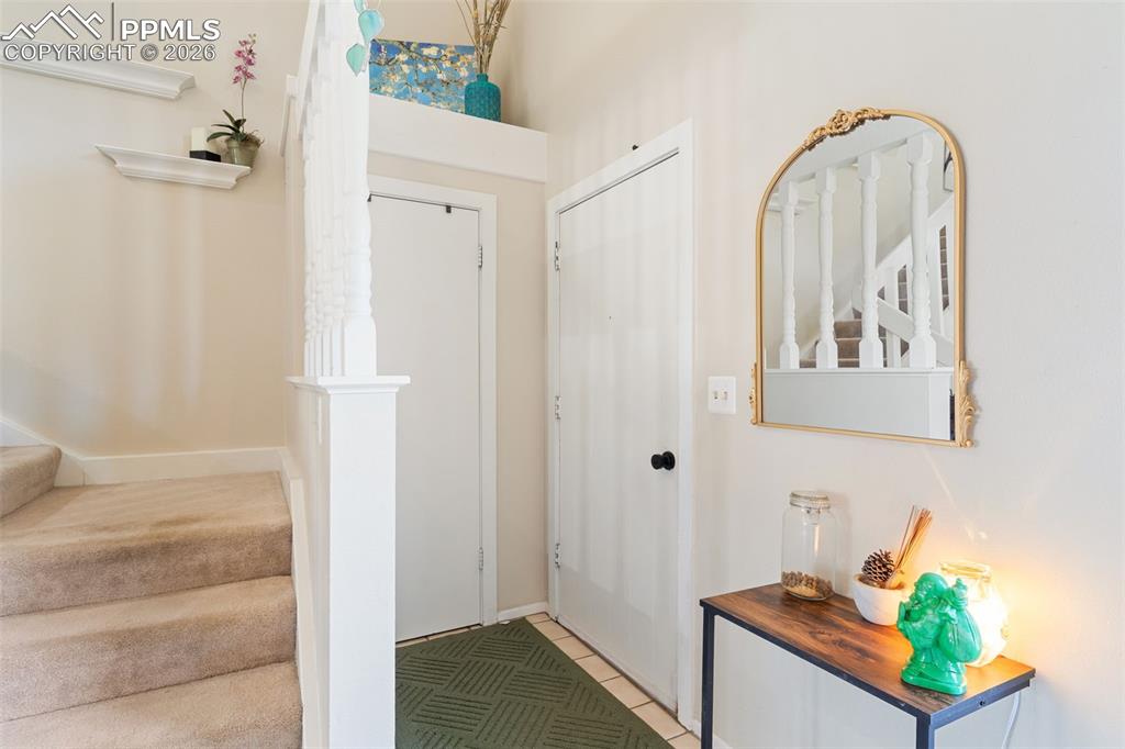 Image 5 of 32: Entry