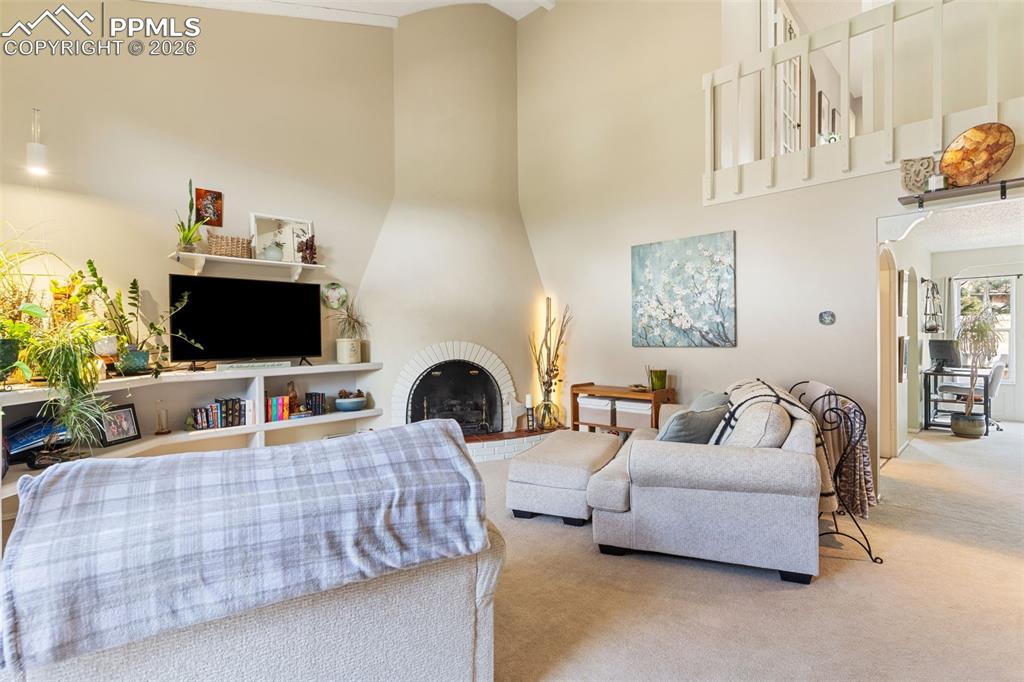 Image 6 of 32: Living Room