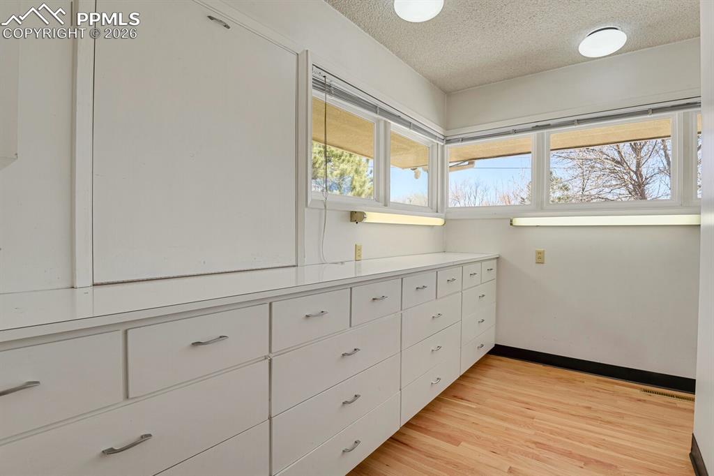 Image 15 of 49: Part of Butlers Pantry