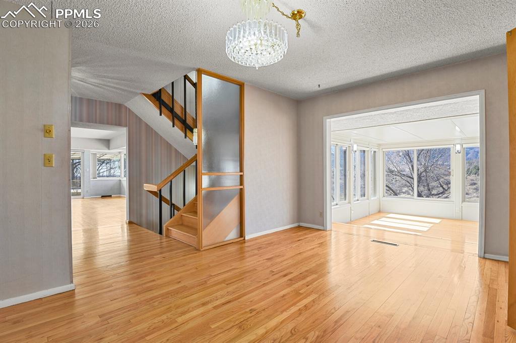 Image 6 of 49: Dining Room