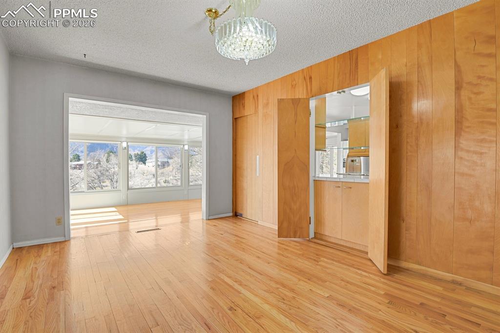 Image 7 of 49: Dining Room