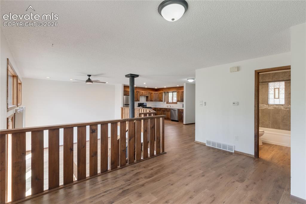 Image 19 of 44: Sitting Room