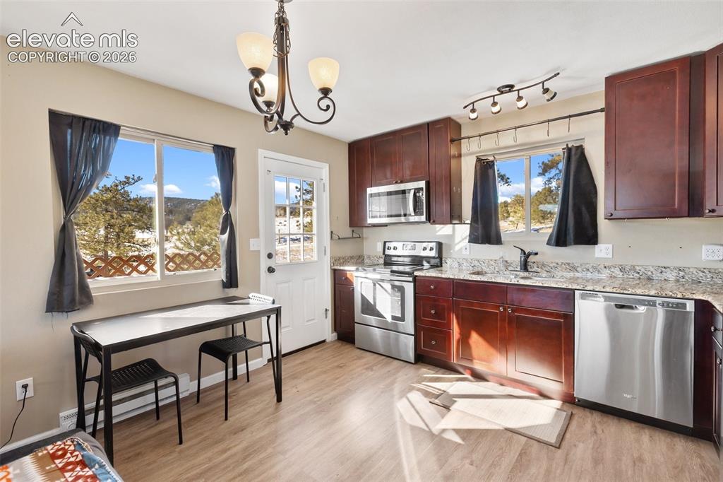 Image 12 of 41: Kitchen