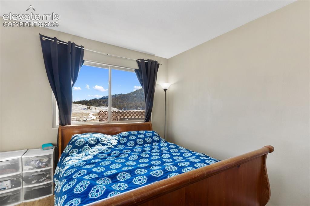 Image 17 of 41: Bedroom