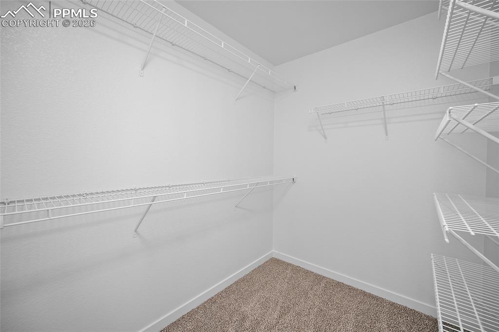 Image 24 of 40: Closet