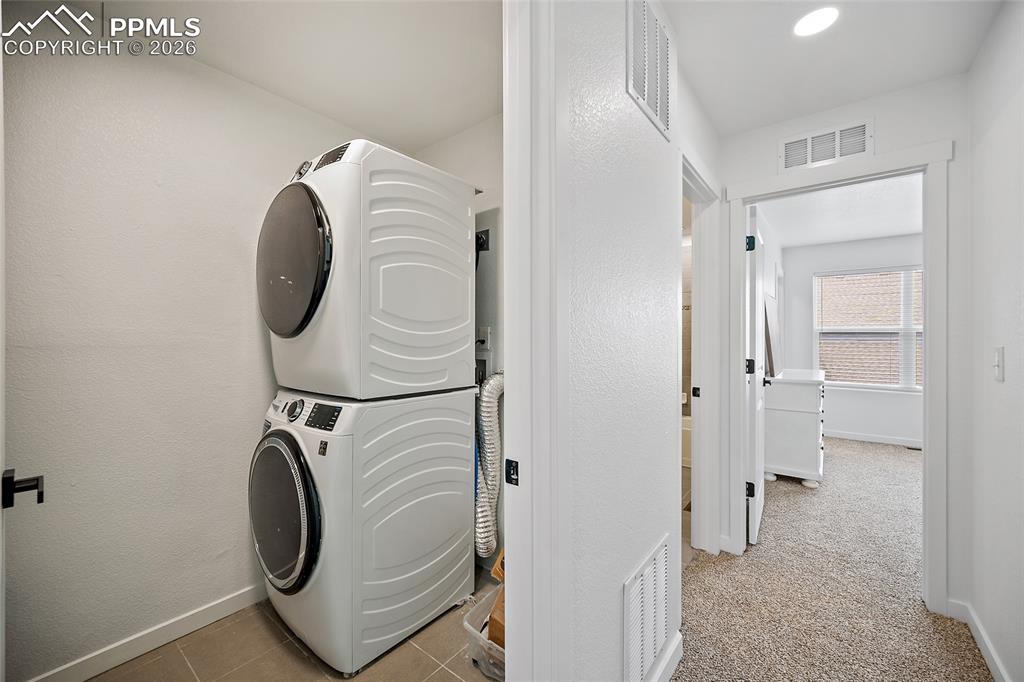 Image 32 of 40: Laundry