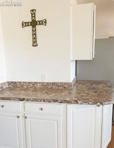 Image 4 of 9: Counter view 