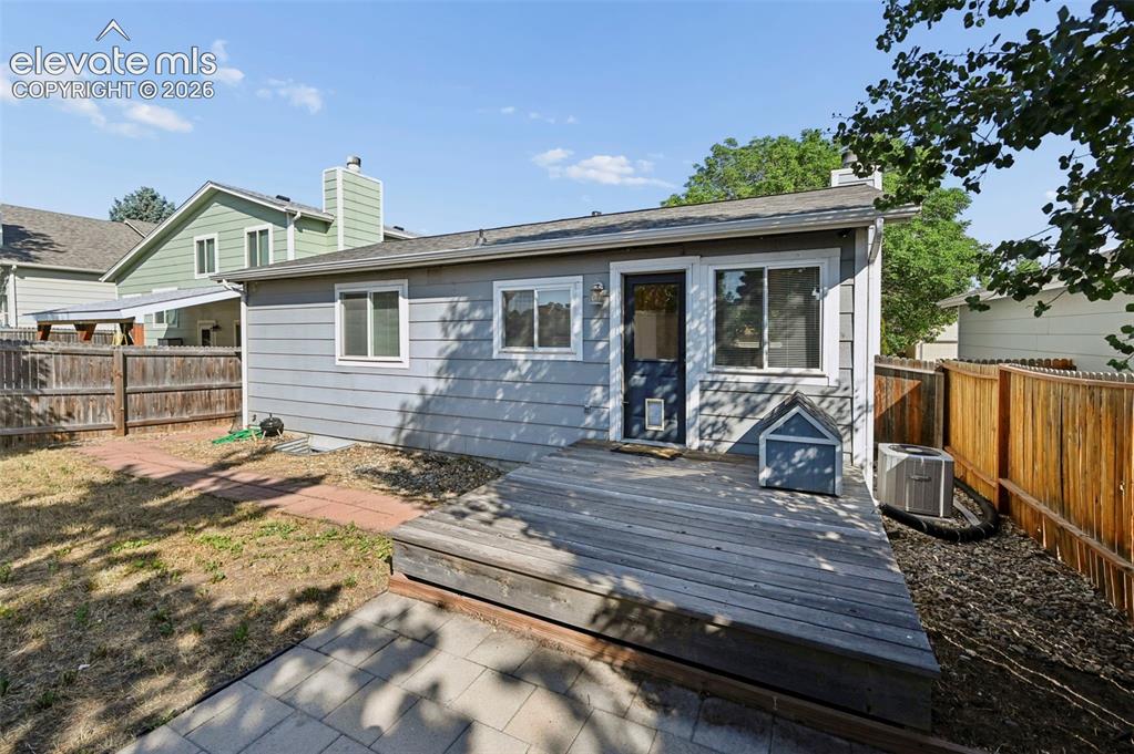 Image 19 of 21: Back of Structure