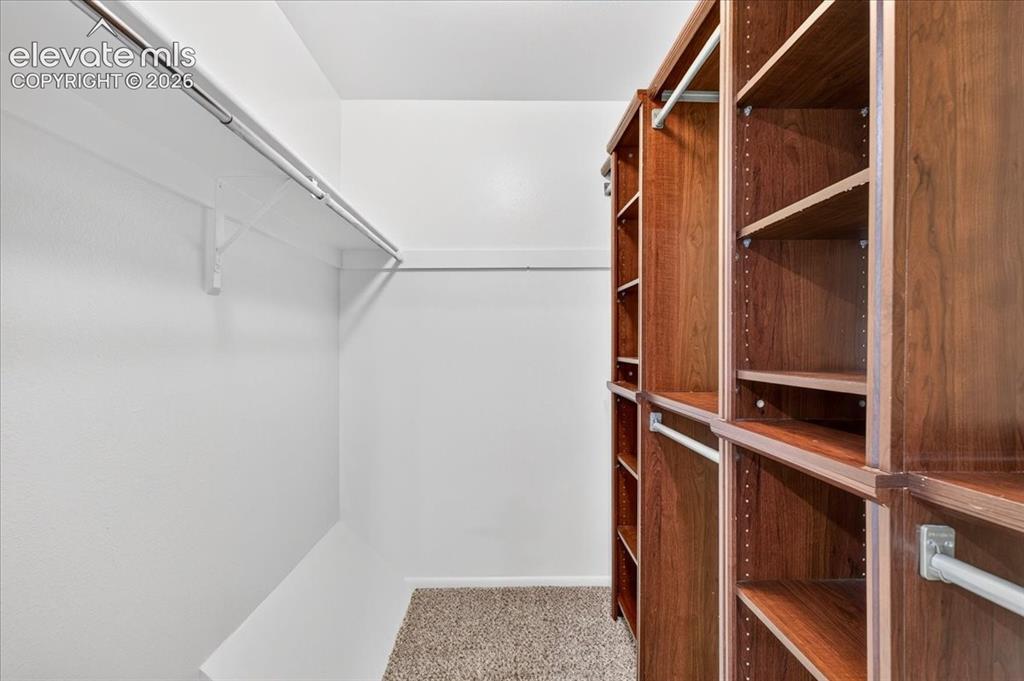 Image 11 of 31: Closet