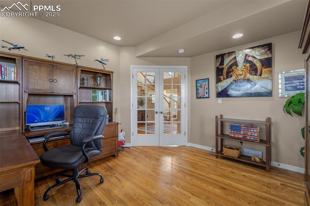 Image 15 of 48: Office