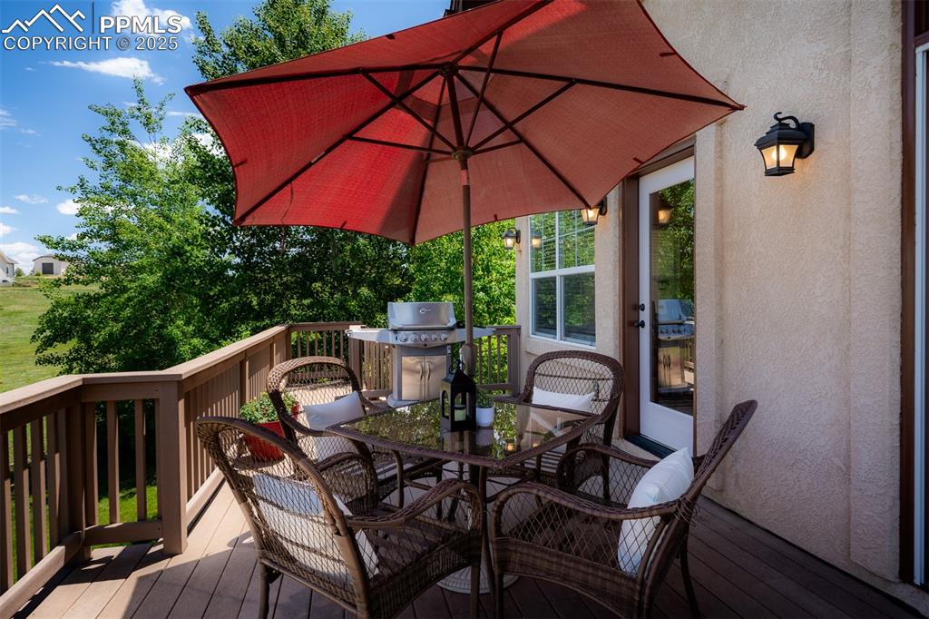 Image 7 of 48: Deck