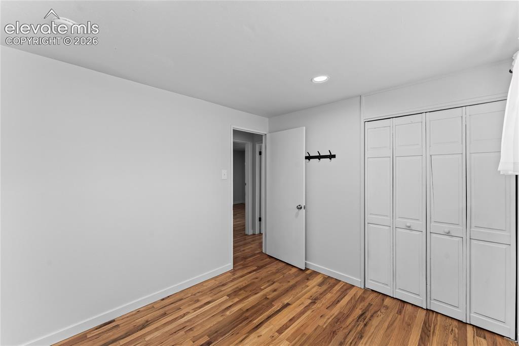 Image 15 of 40: Bedroom