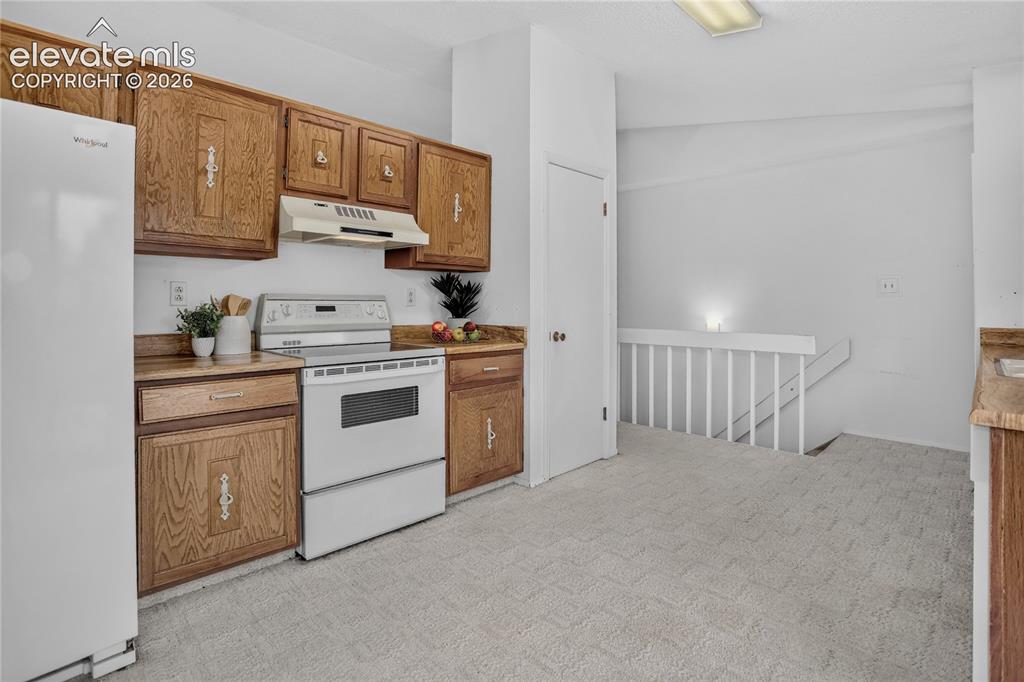 Image 9 of 21: Kitchen appliances to convey