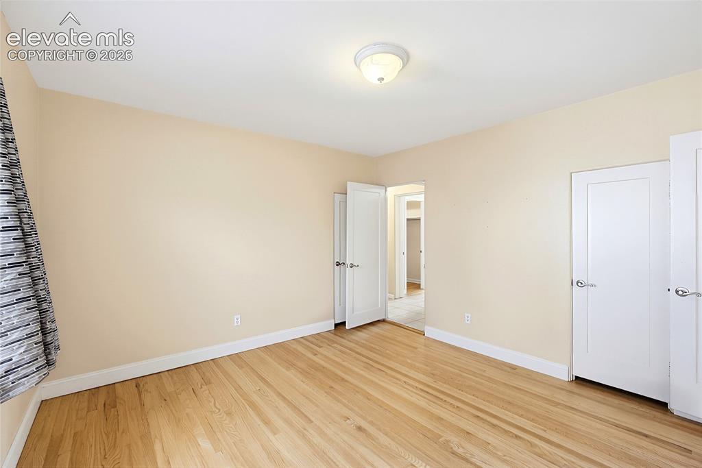 Image 33 of 42: Bedroom