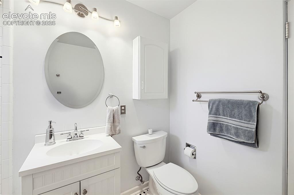 Image 40 of 42: Bathroom