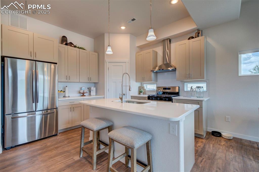 Image 5 of 41: Kitchen