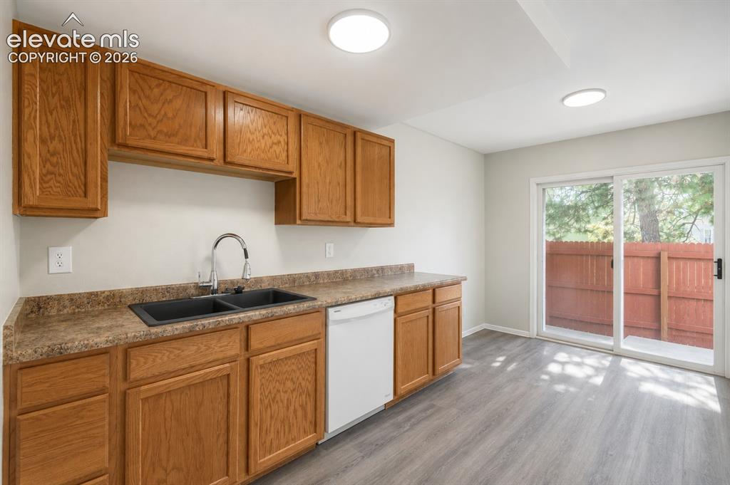 Image 2 of 18: Kitchen