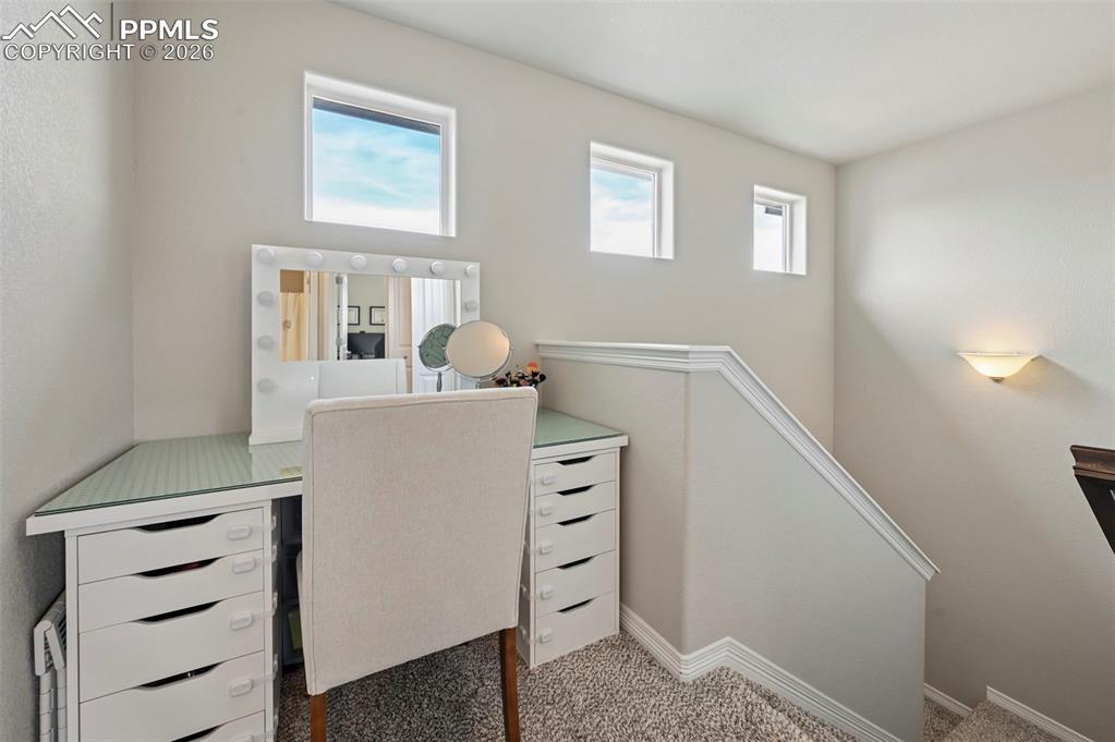 Image 20 of 31: Office