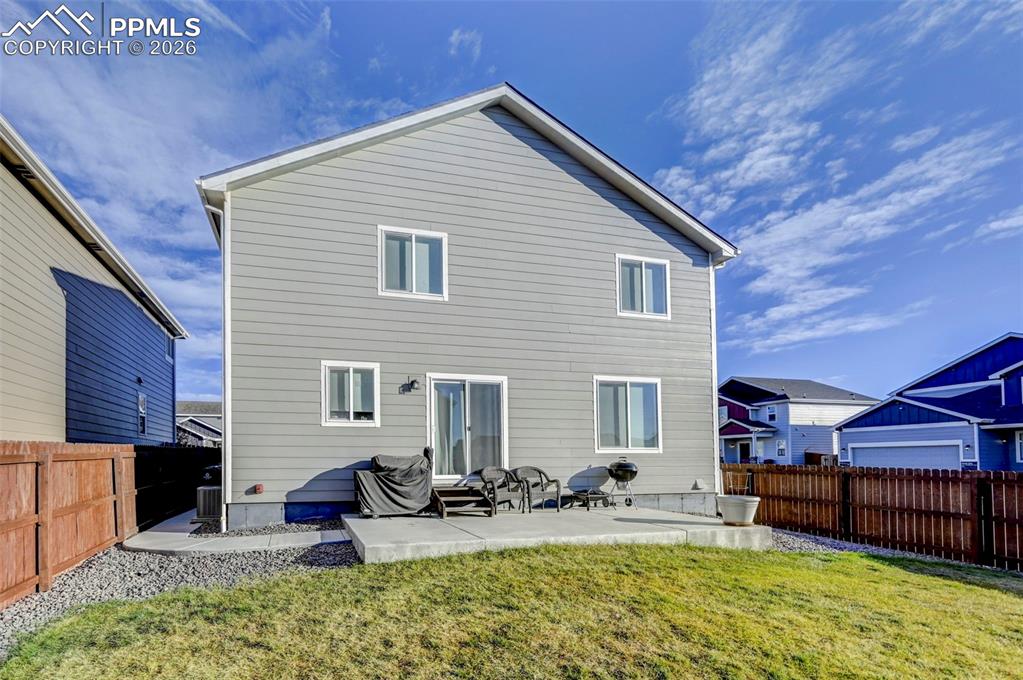 Image 27 of 31: Back of Structure