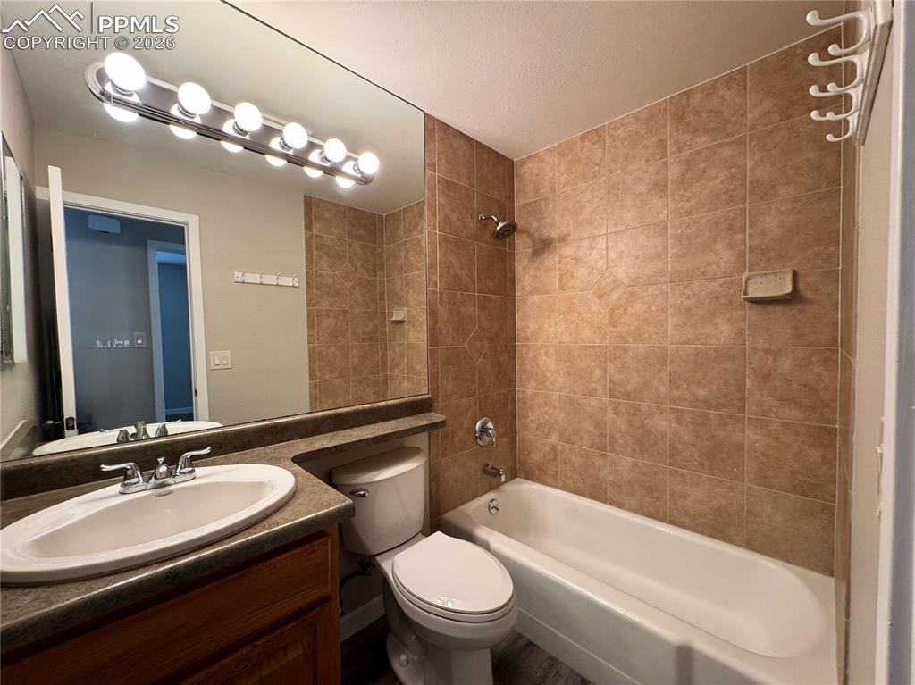 Image 13 of 20: Bathroom 2