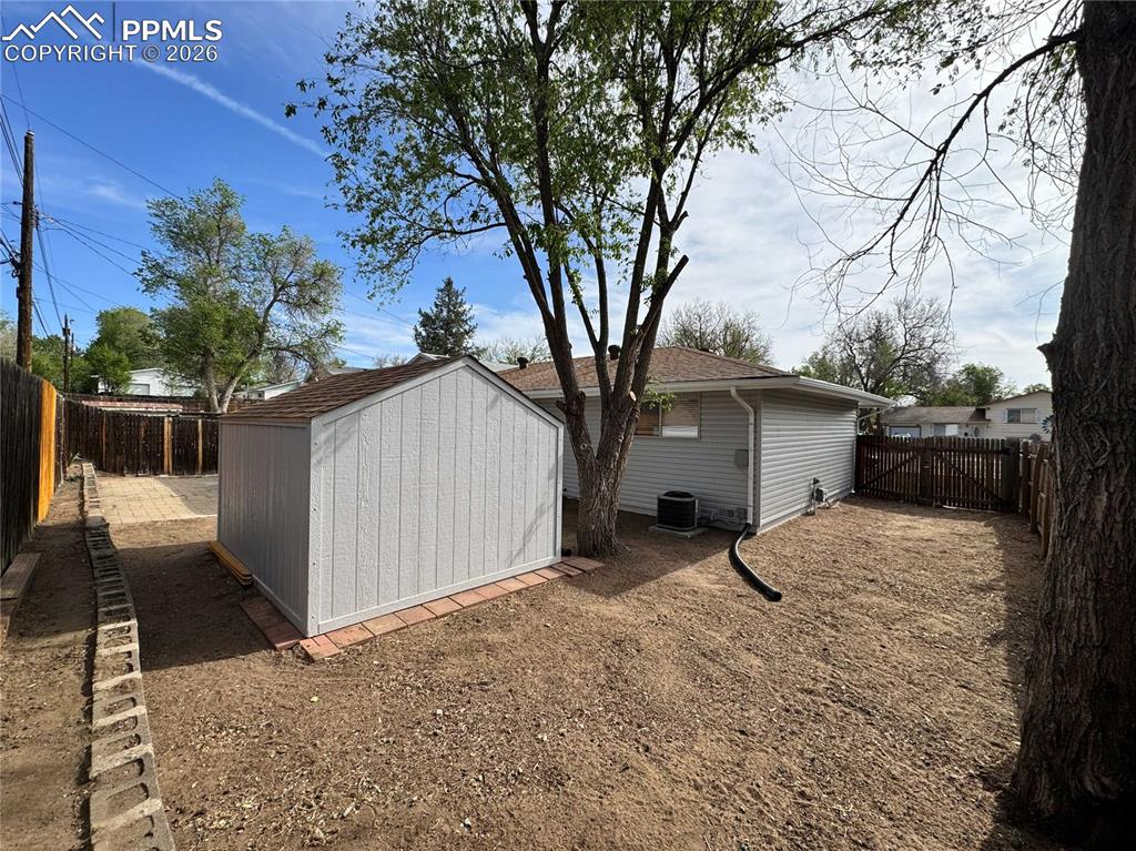 Image 5 of 20: Out Buildings